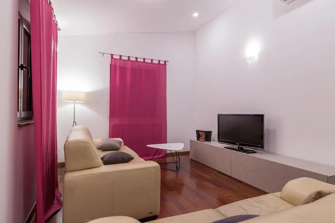 Luxury Villa Hedone With Pool & Whirpool In Pula Near The Beach