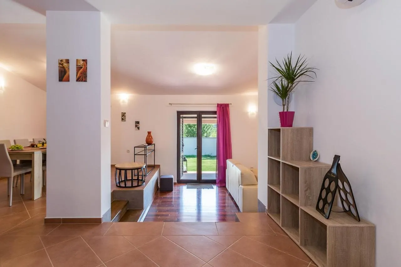 Luxury Villa Hedone With Pool & Whirpool In Pula Near The Beach 0*,
