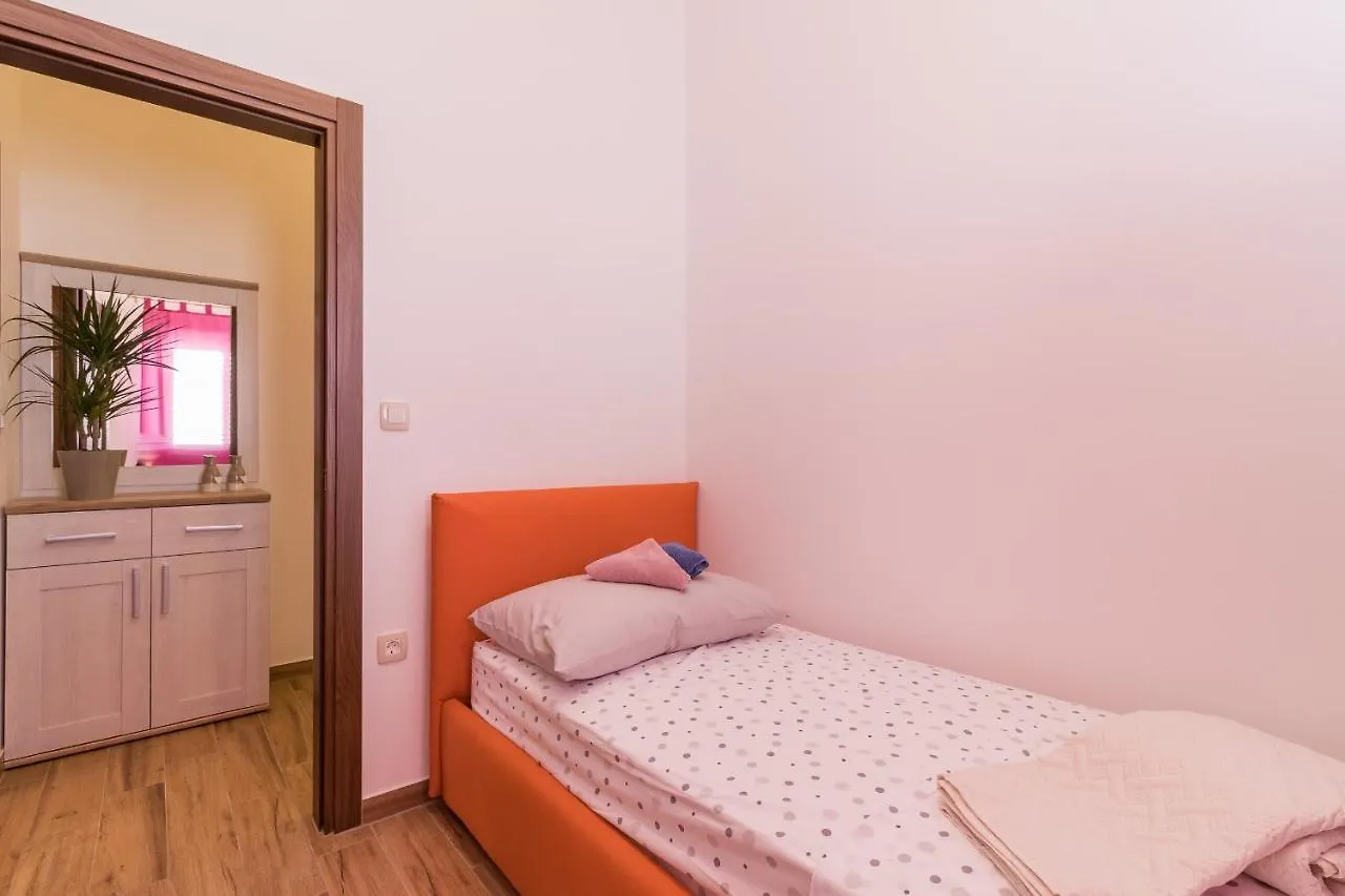 Luxury Villa Hedone With Pool & Whirpool In Pula Near The Beach Kroatien