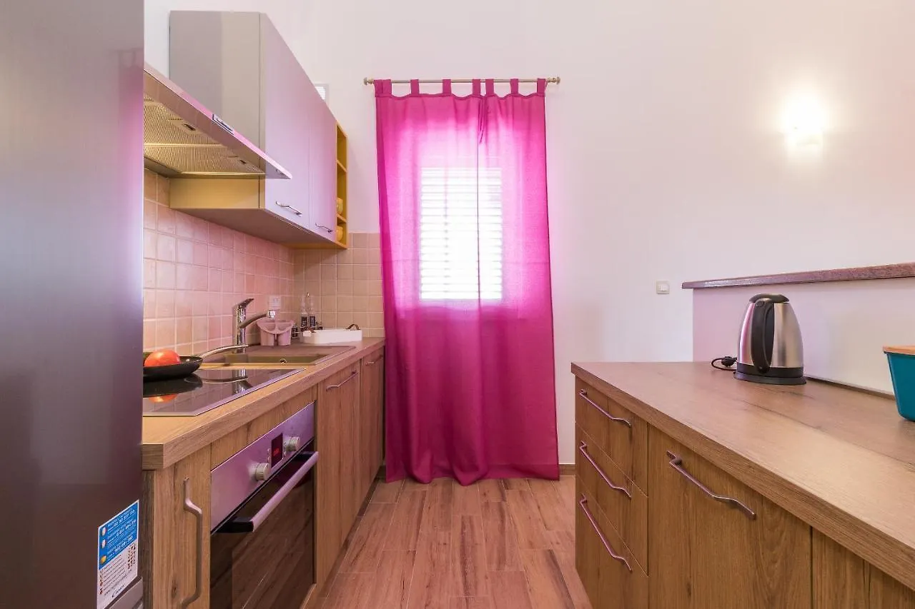 Luxury Villa Hedone With Pool & Whirpool In Pula Near The Beach