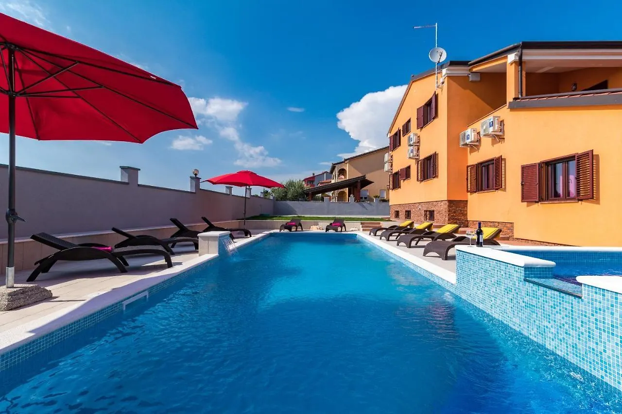 Luxury Villa Hedone With Pool & Whirpool In Pula Near The Beach