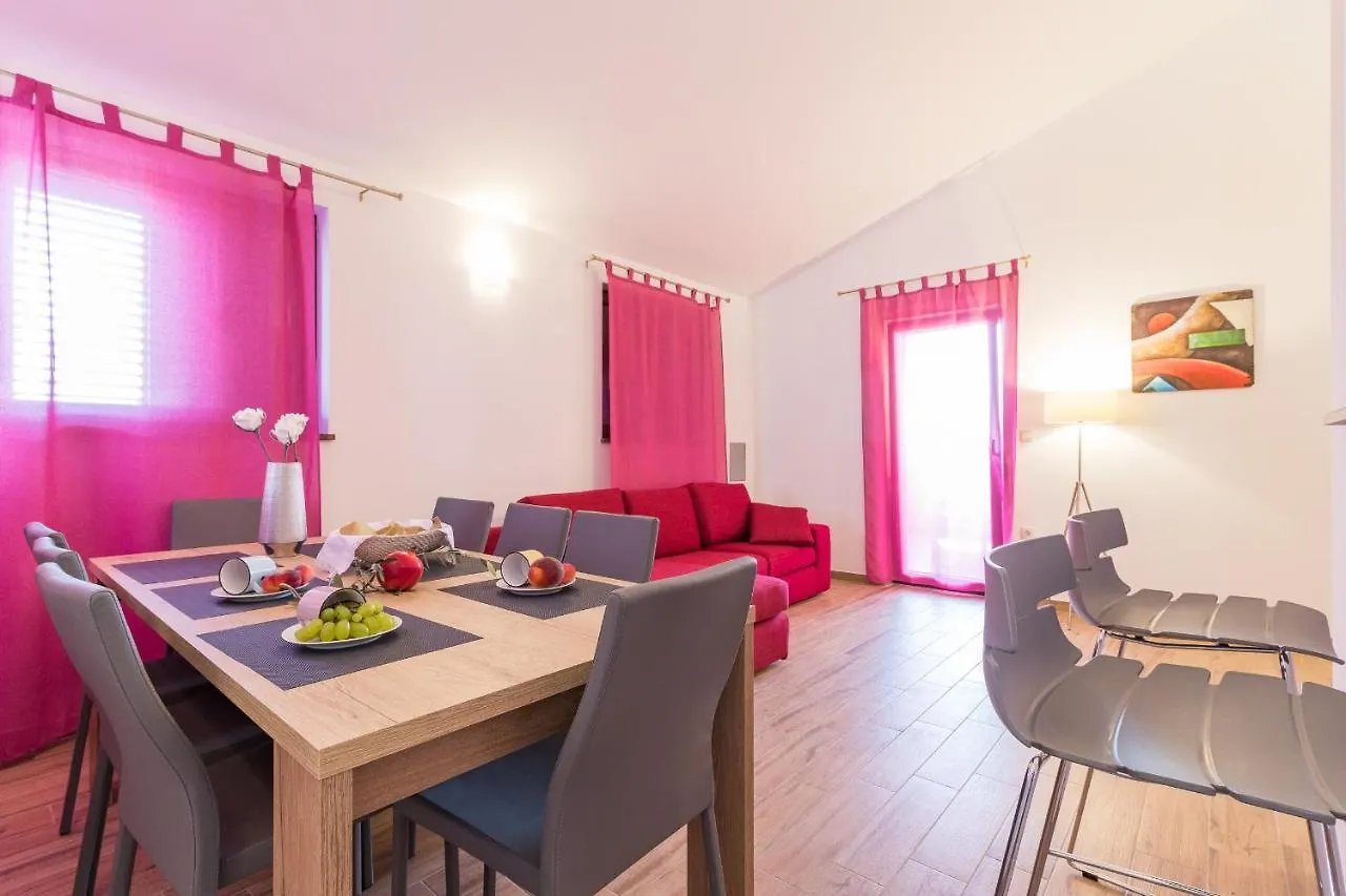 Luxury Villa Hedone With Pool & Whirpool In Pula Near The Beach