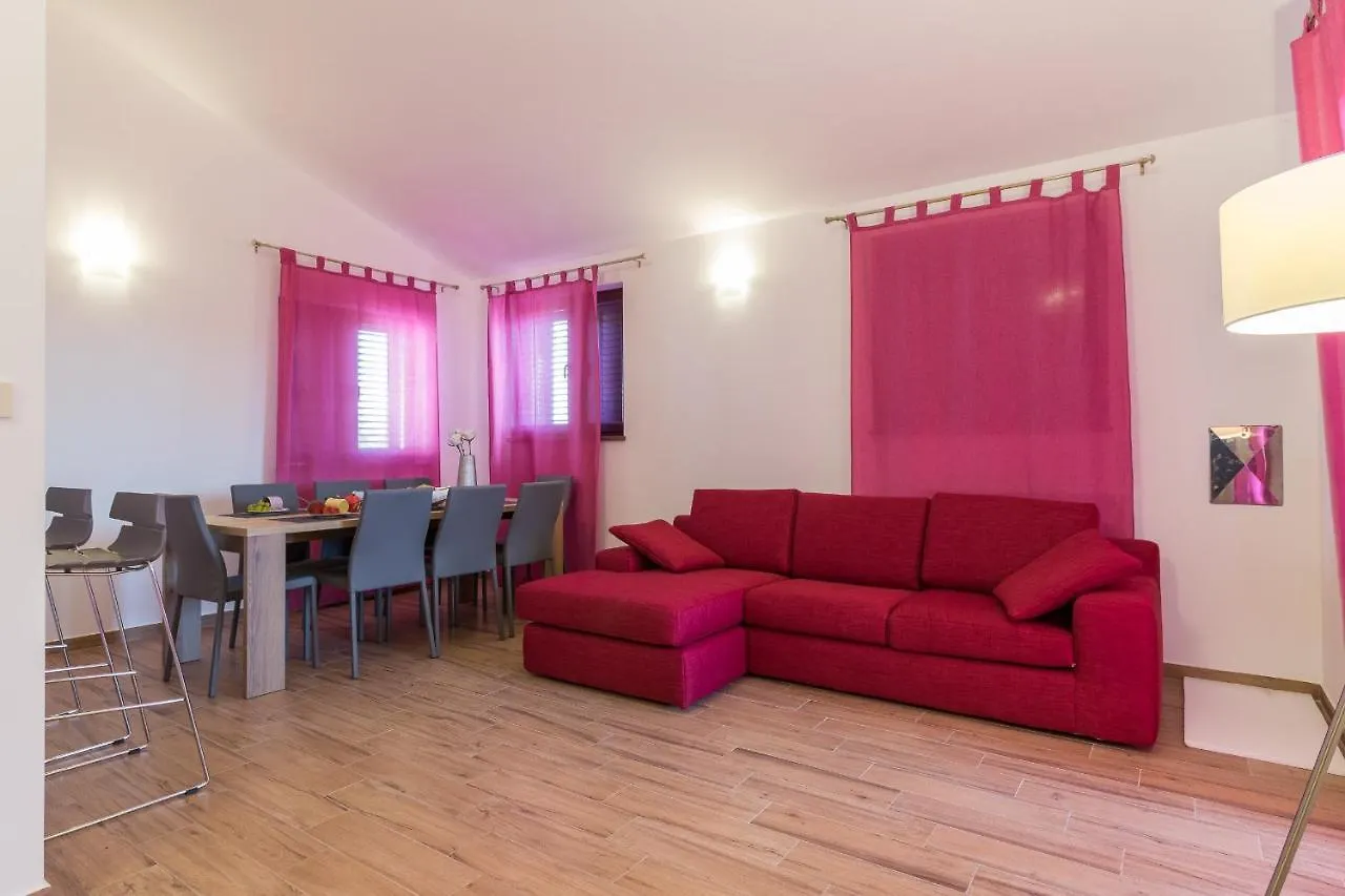 Luxury Villa Hedone With Pool & Whirpool In Pula Near The Beach