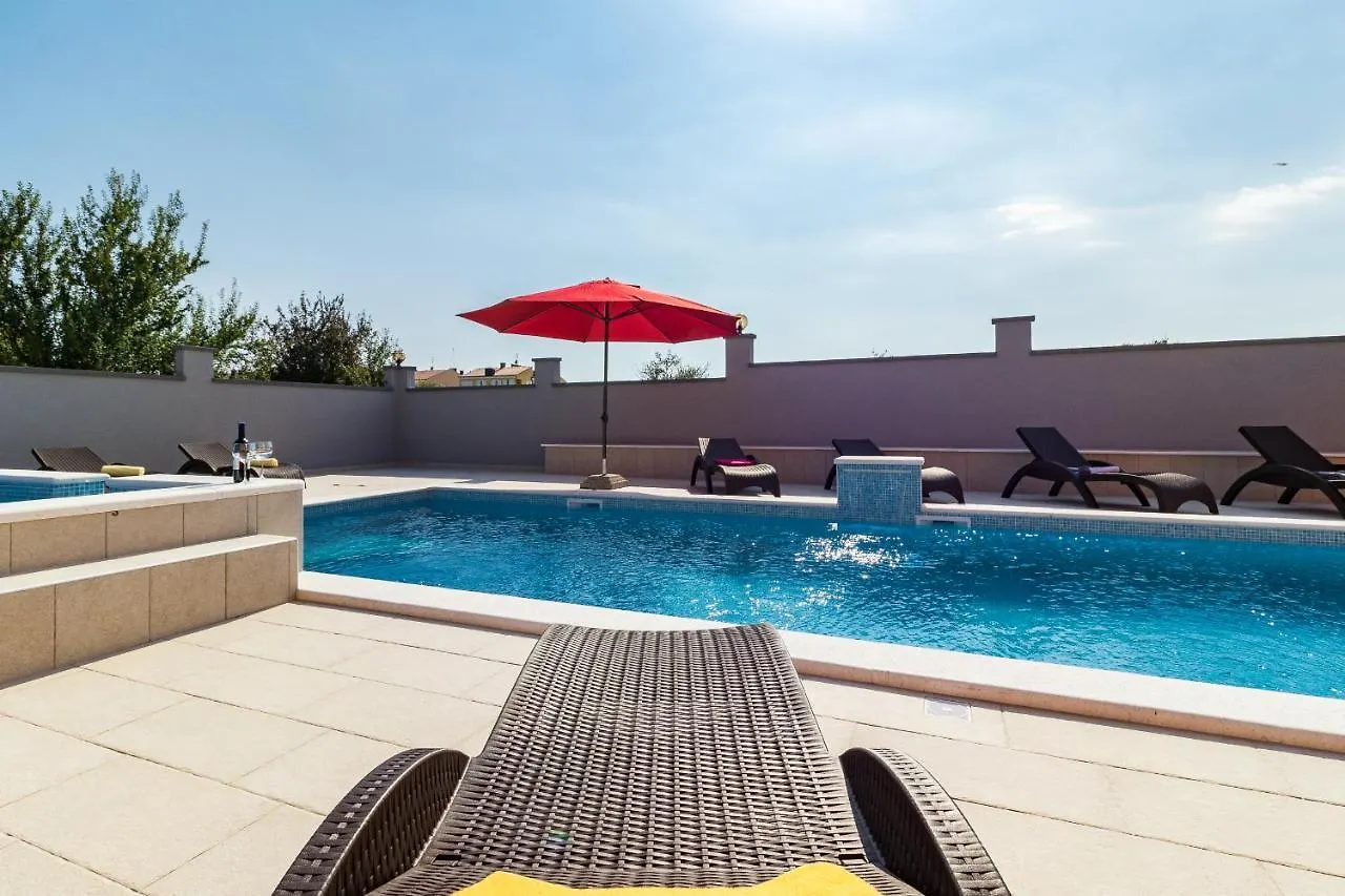 Luxury Villa Hedone With Pool & Whirpool In Pula Near The Beach Croatia
