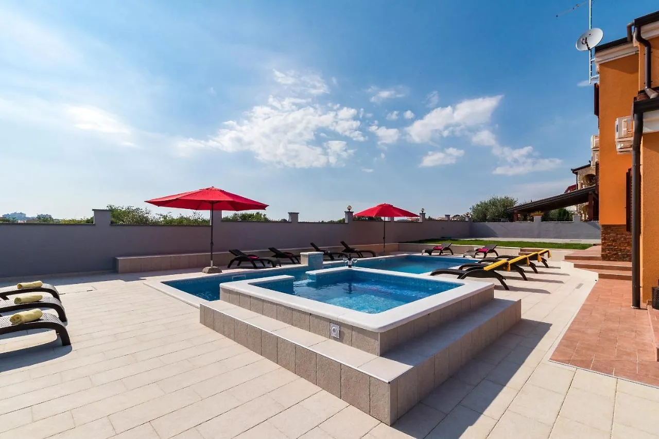 Luxury Villa Hedone With Pool & Whirpool In Pula Near The Beach