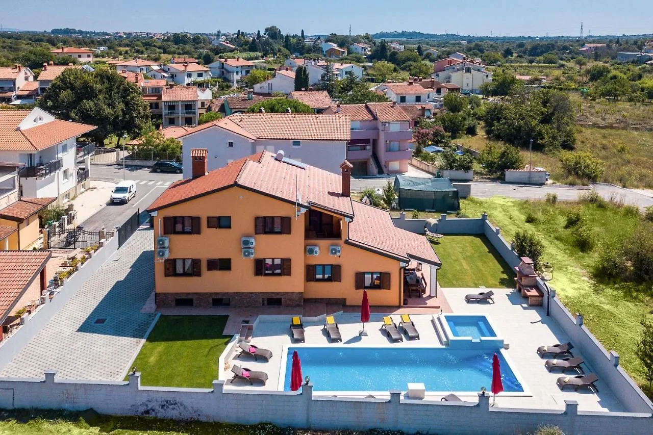 Luxury Villa Hedone With Pool & Whirpool In Pula Near The Beach
