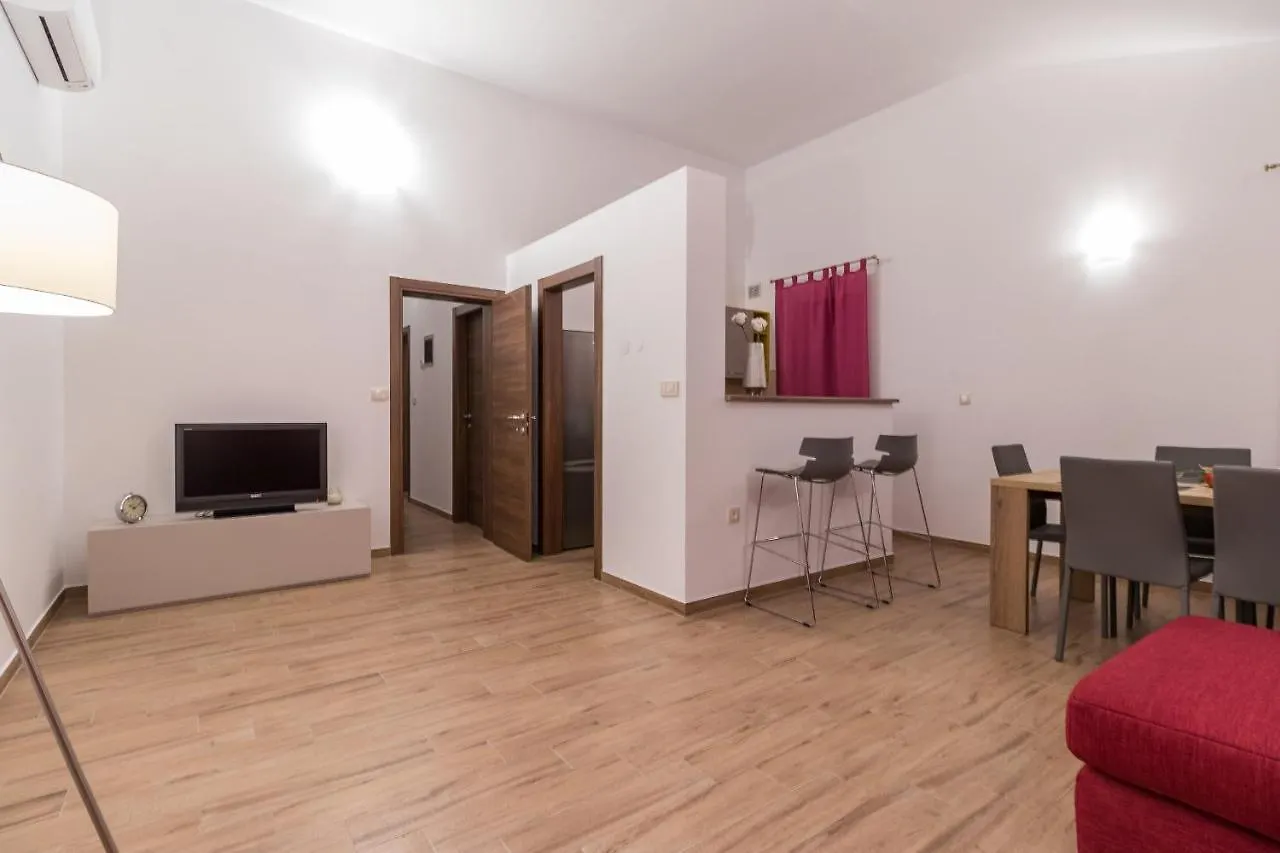 Luxury Villa Hedone With Pool & Whirpool In Pula Near The Beach