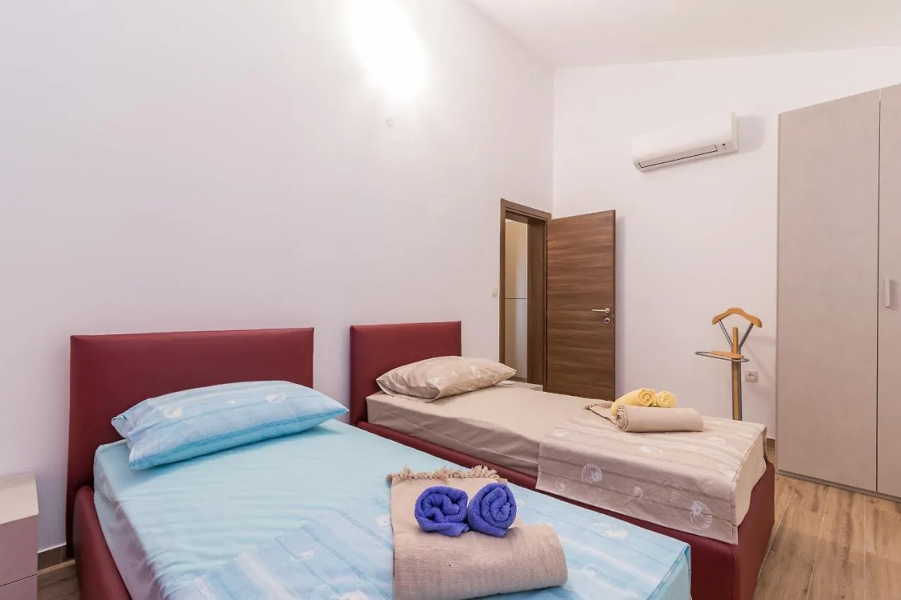 Luxury Villa Hedone With Pool & Whirpool In Pula Near The Beach 0*,