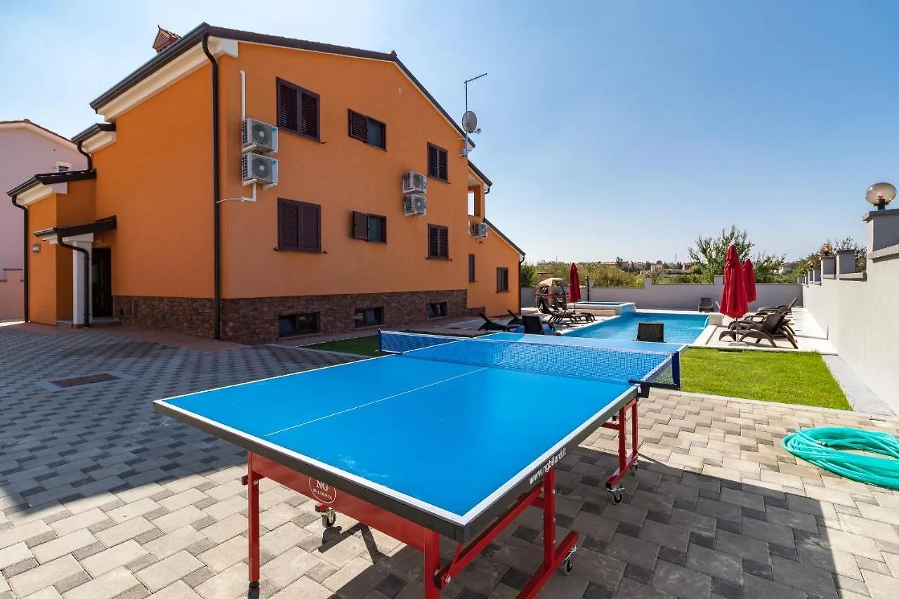 Luxury Villa Hedone With Pool & Whirpool In Pula Near The Beach