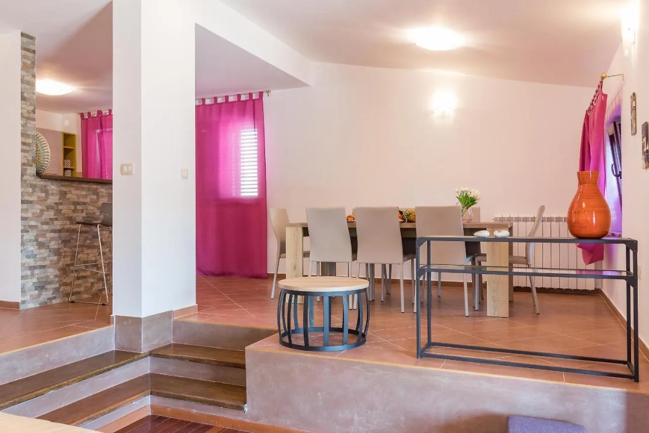 Luxury Villa Hedone With Pool & Whirpool In Pula Near The Beach 0*,