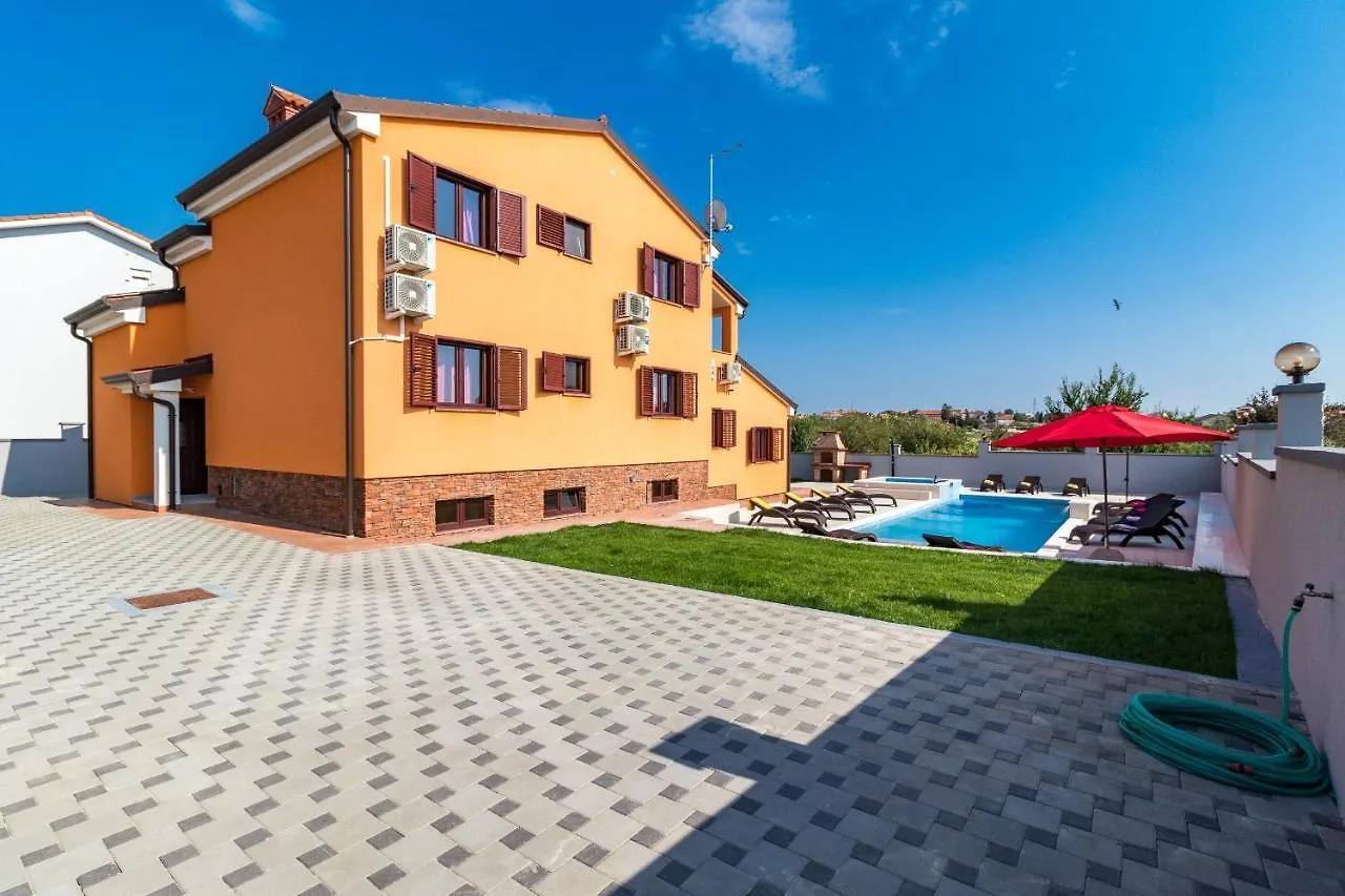 Luxury Villa Hedone With Pool & Whirpool In Pula Near The Beach