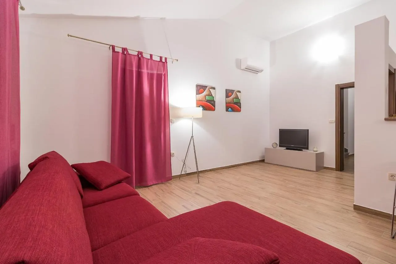 Luxury Villa Hedone With Pool & Whirpool In Pula Near The Beach