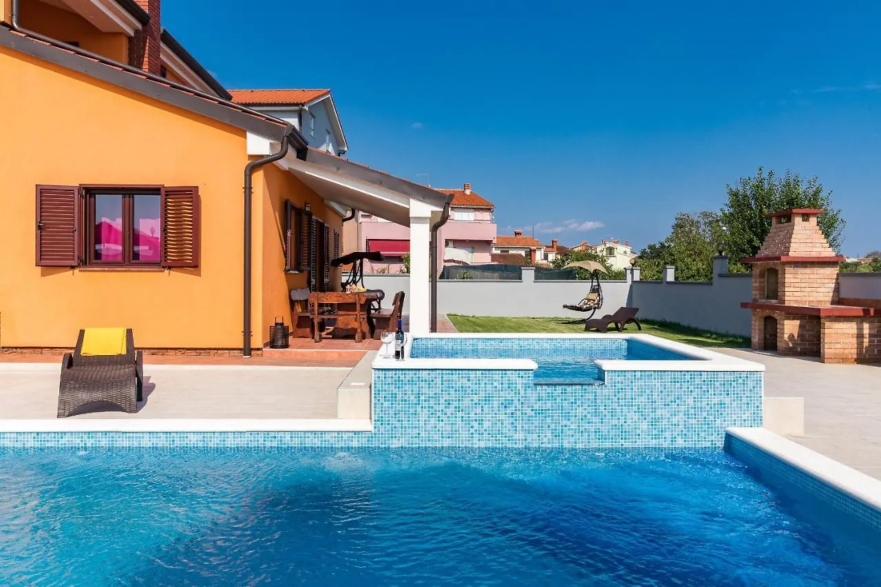 Luxury Villa Hedone With Pool & Whirpool In Pula Near The Beach