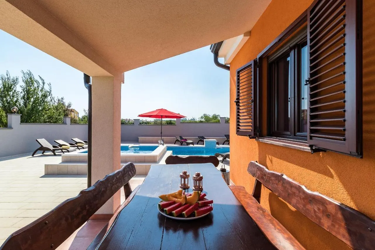 Luxury Villa Hedone With Pool & Whirpool In Pula Near The Beach
