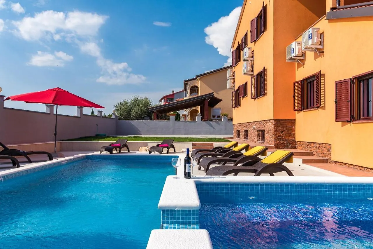 Luxury Villa Hedone With Pool & Whirpool In Pula Near The Beach