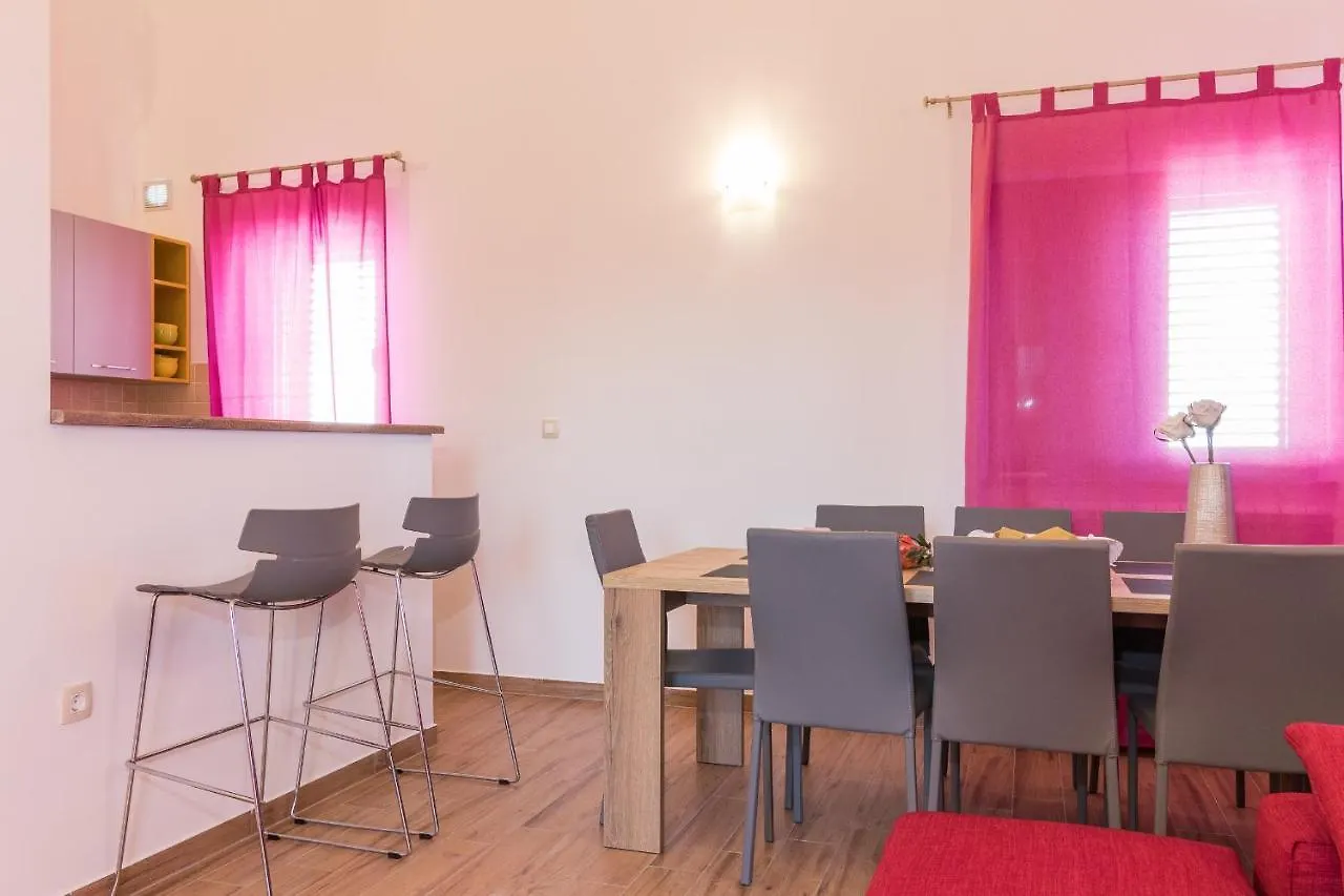 Luxury Villa Hedone With Pool & Whirpool In Pula Near The Beach
