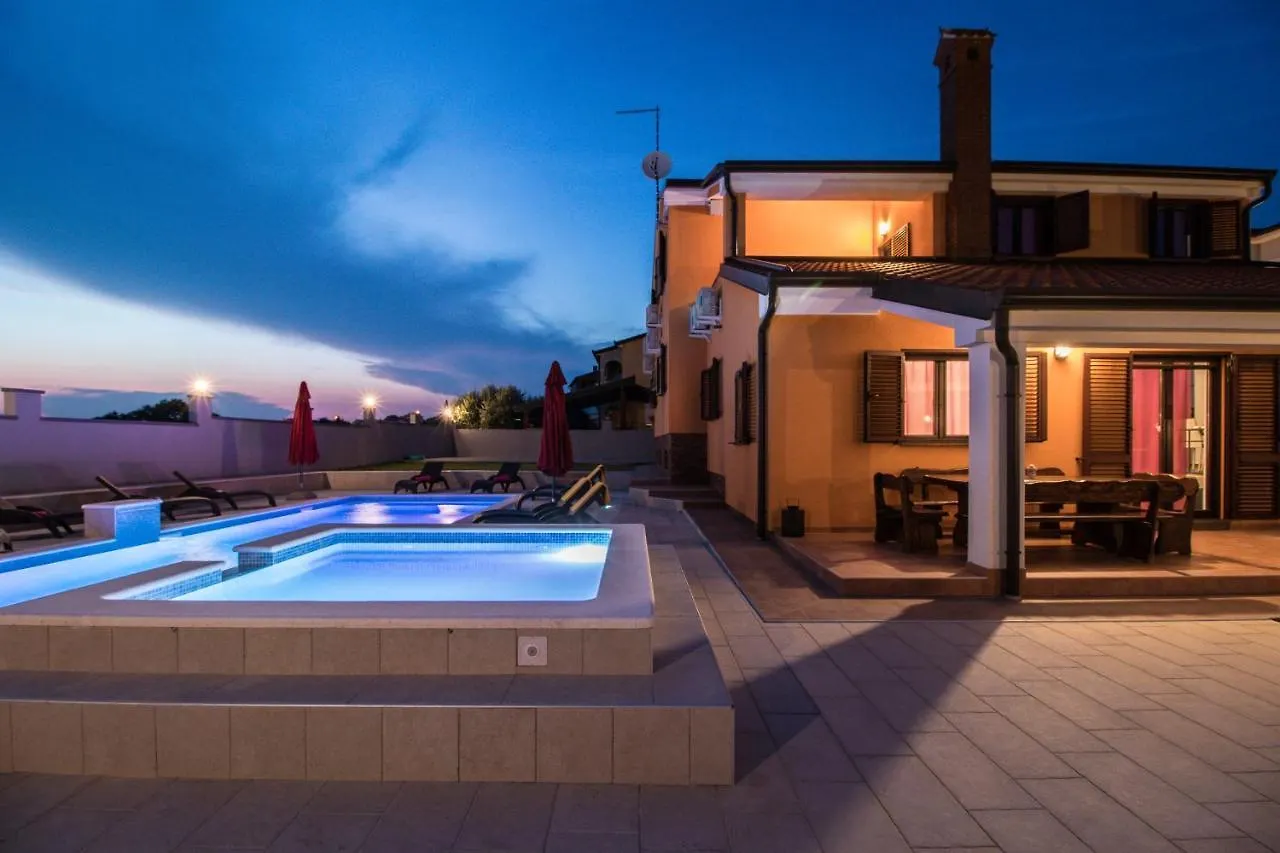 Luxury Villa Hedone With Pool & Whirpool In Pula Near The Beach 0*,  Croatia