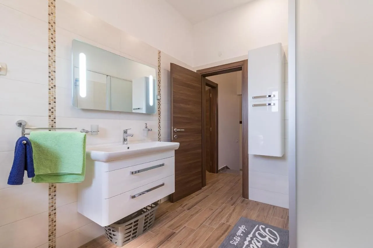 Luxury Villa Hedone With Pool & Whirpool In Pula Near The Beach