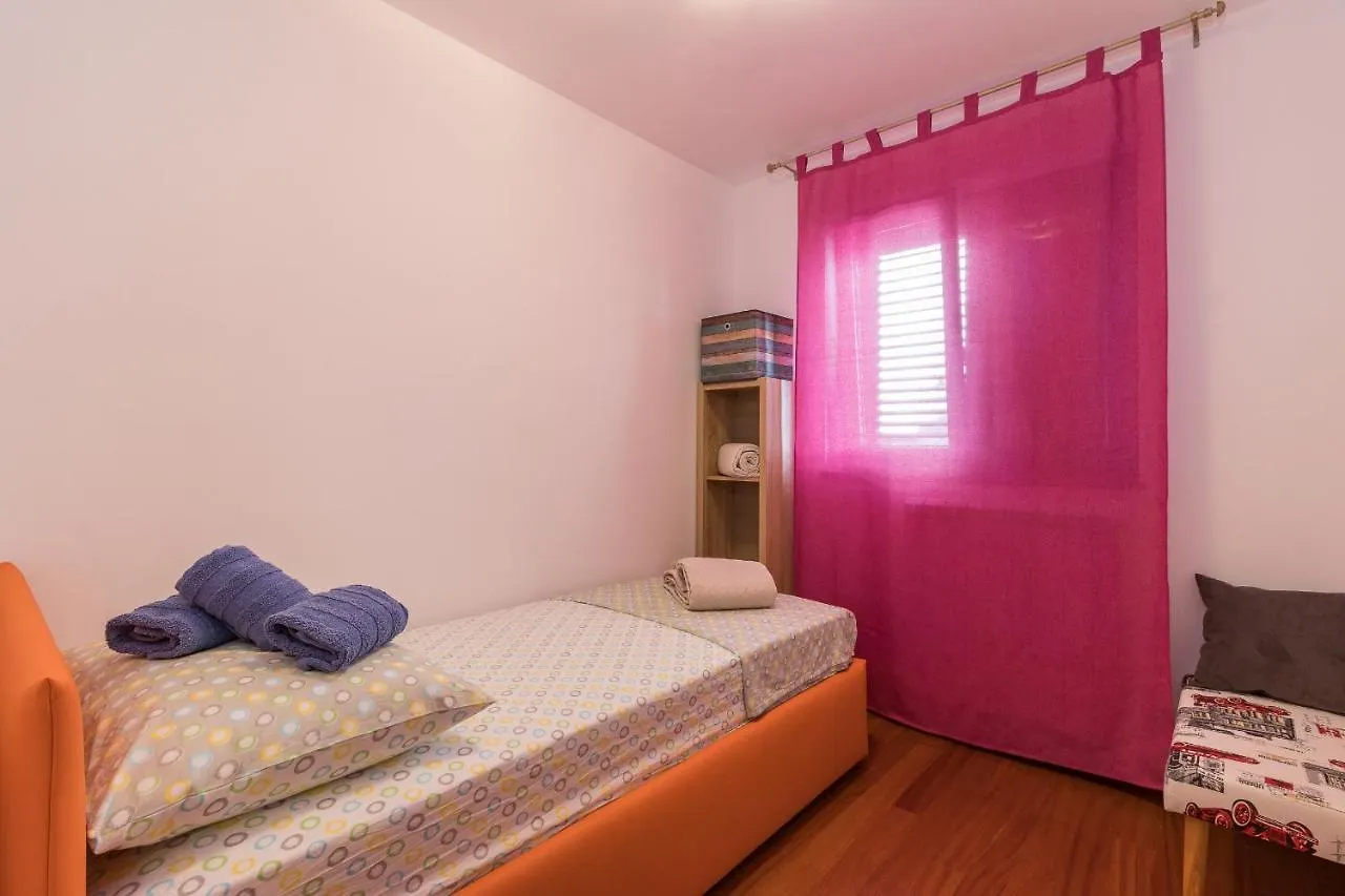 Luxury Villa Hedone With Pool & Whirpool In Pula Near The Beach