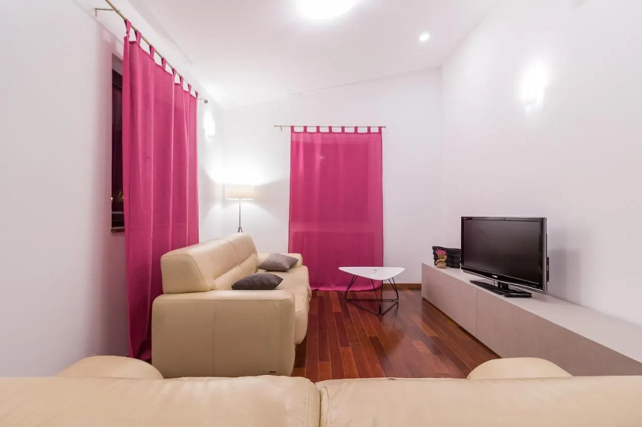 Luxury Villa Hedone With Pool & Whirpool In Pula Near The Beach